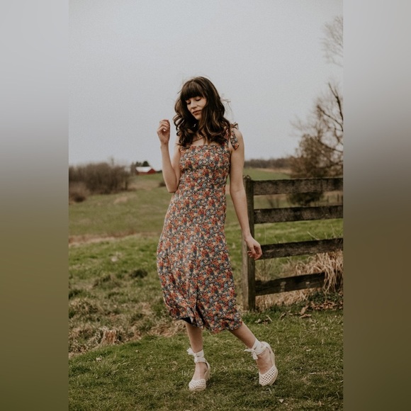 Sezane Dresses & Skirts - Sézane Dorotha Floral Dress with a side slit size 36